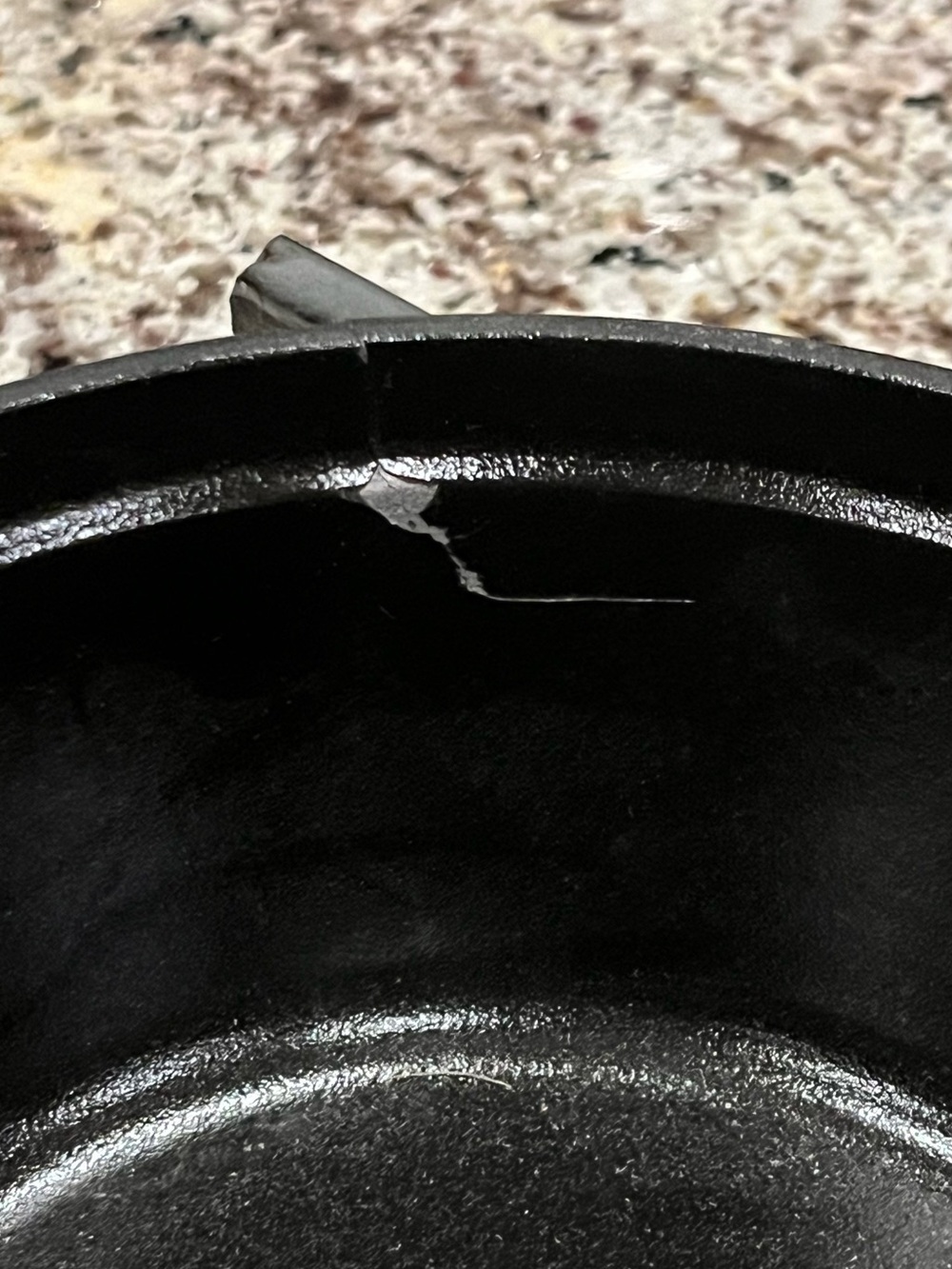 Staub La Cocotte Round cast iron pot with lid, 7 inches, 1.75 quarts, damaged - Picture 9 of 12